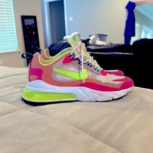 Nike Air 270 reacts